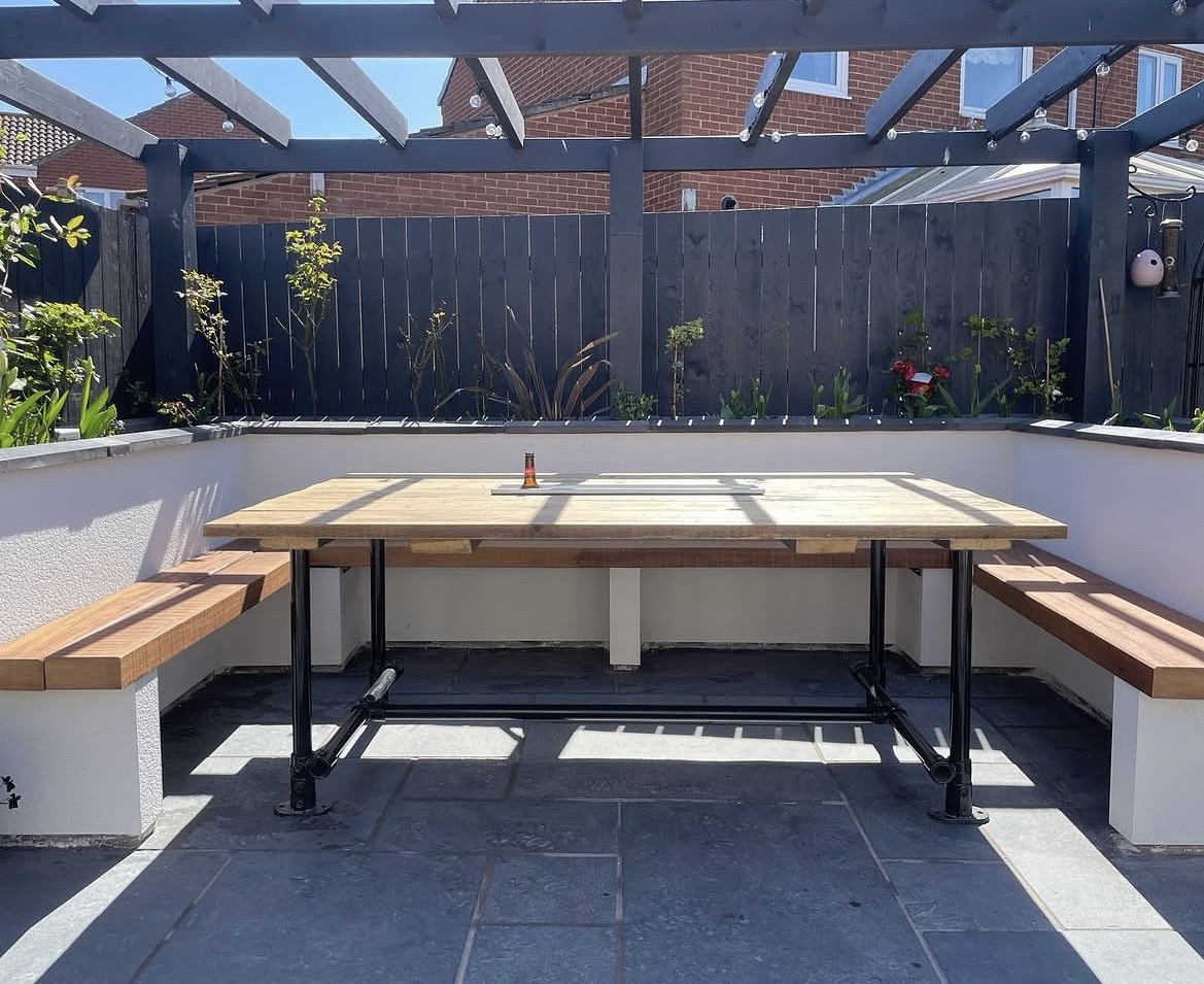 Garden dining area, rendered planters — AG Plastering & Rendering, Tyne & Wear